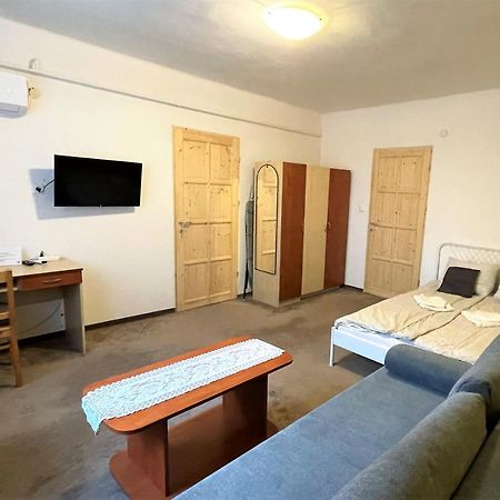 Evi Apartman Eger Exteriér fotografie