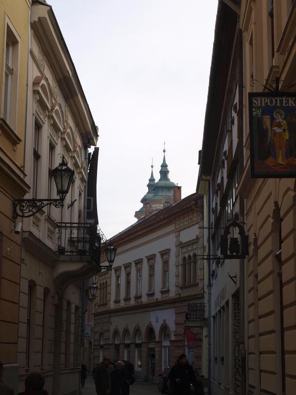 Evi Apartman Eger Exteriér fotografie